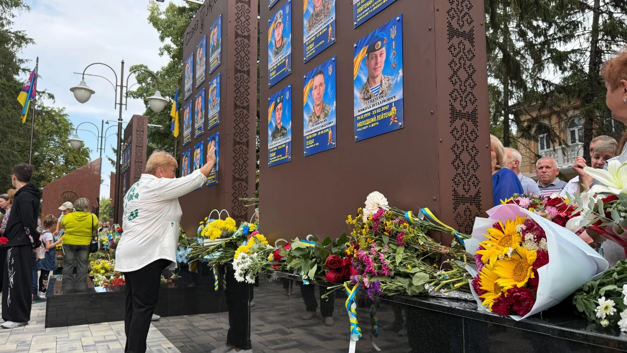 У Первомайську в День міста відбулося урочисте відкриття Алеї Слави