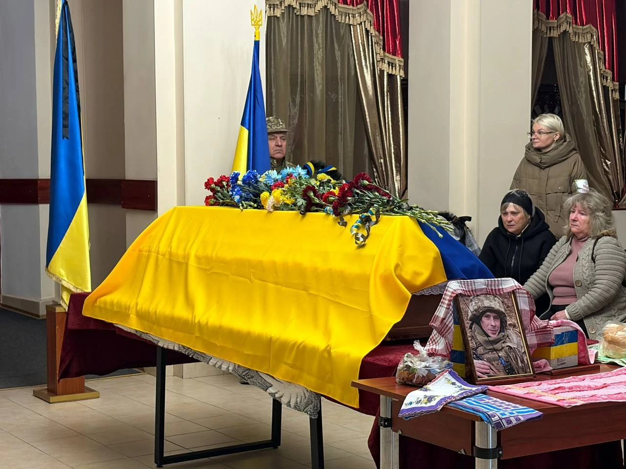 У Первомайську попрощалися із захисником України Дмитром Воротинцевим