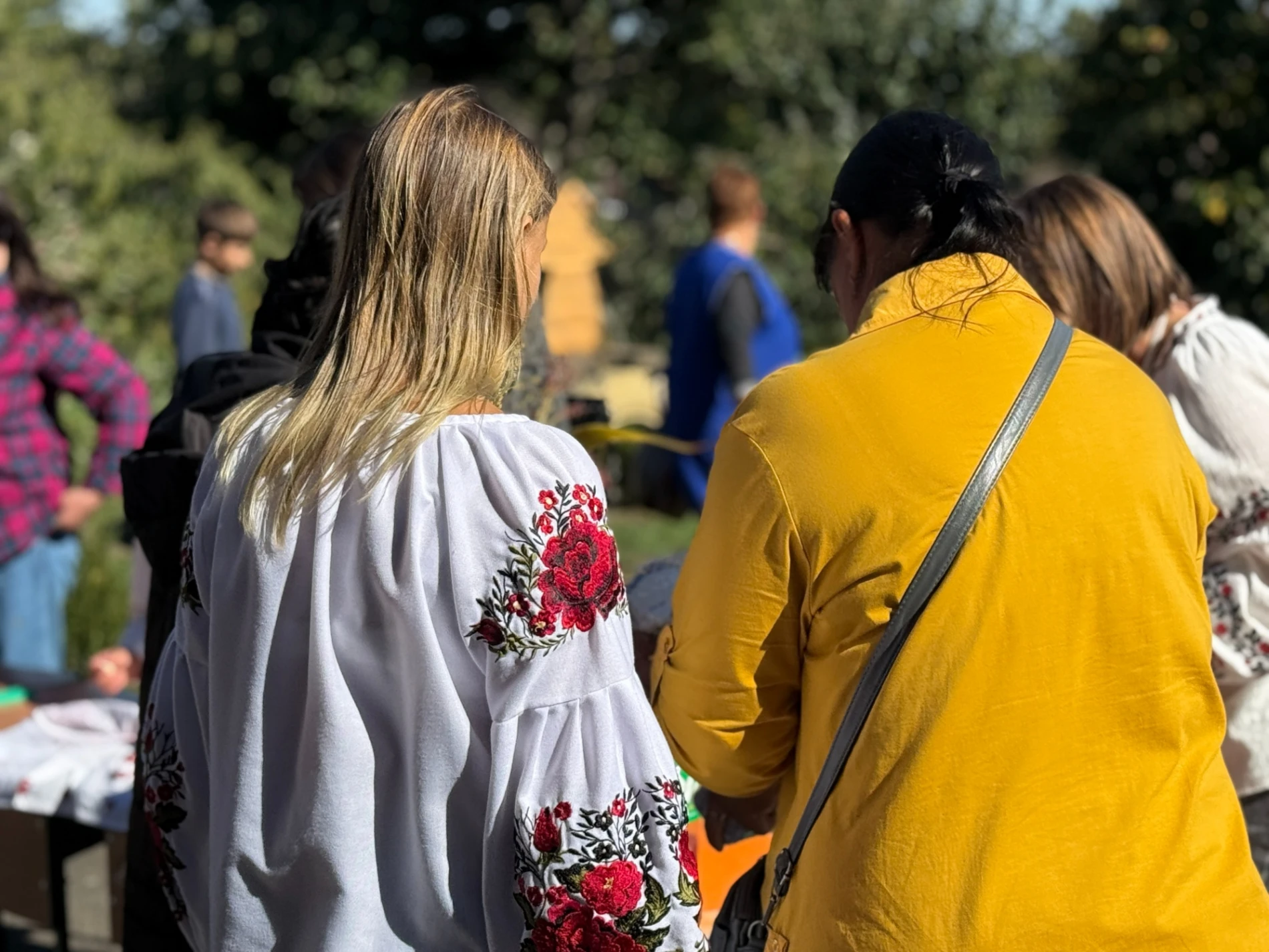 Смаколики, фотозона, букети і донати: як ярмаркували у Грушівській гімназії на Первомайщині