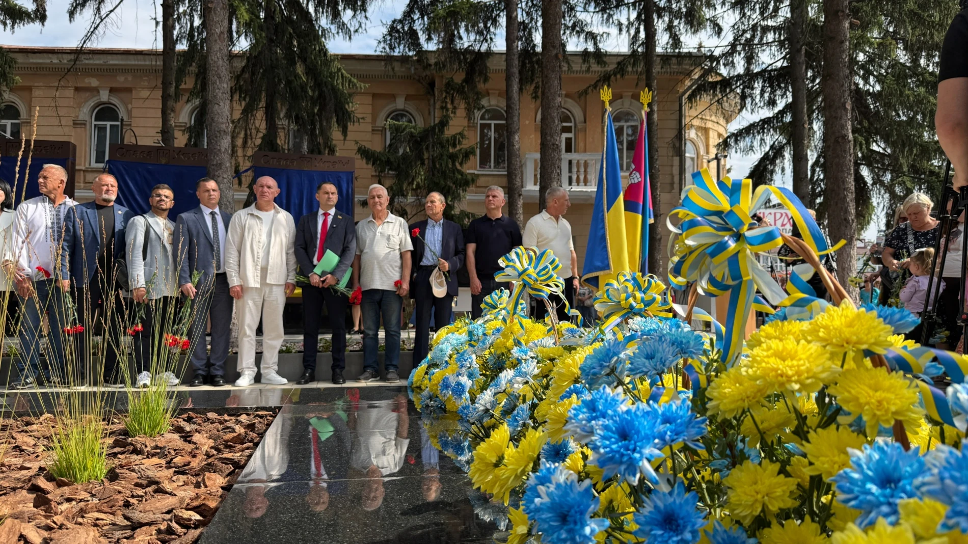 У Первомайську в День міста відбулося урочисте відкриття Алеї Слави