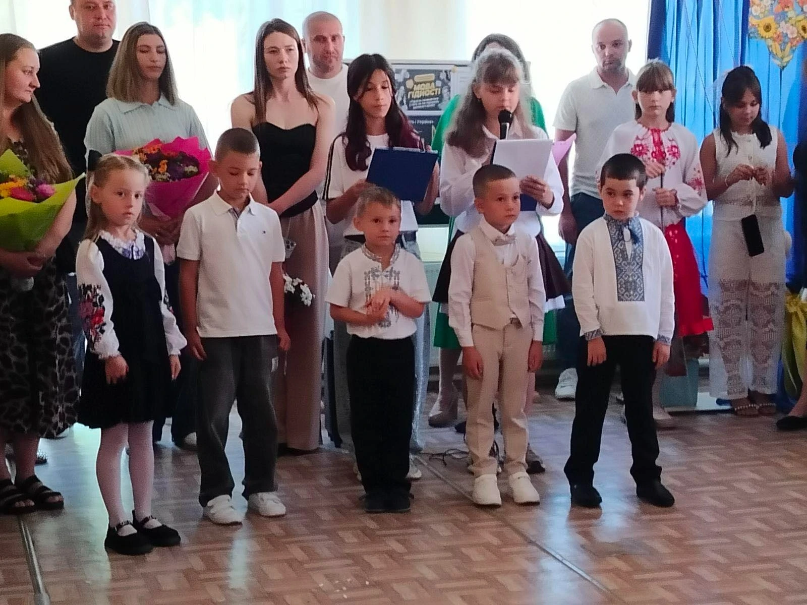 Замість букетів — допомога: як грушівські та підгороднянські школярі донатять військовим