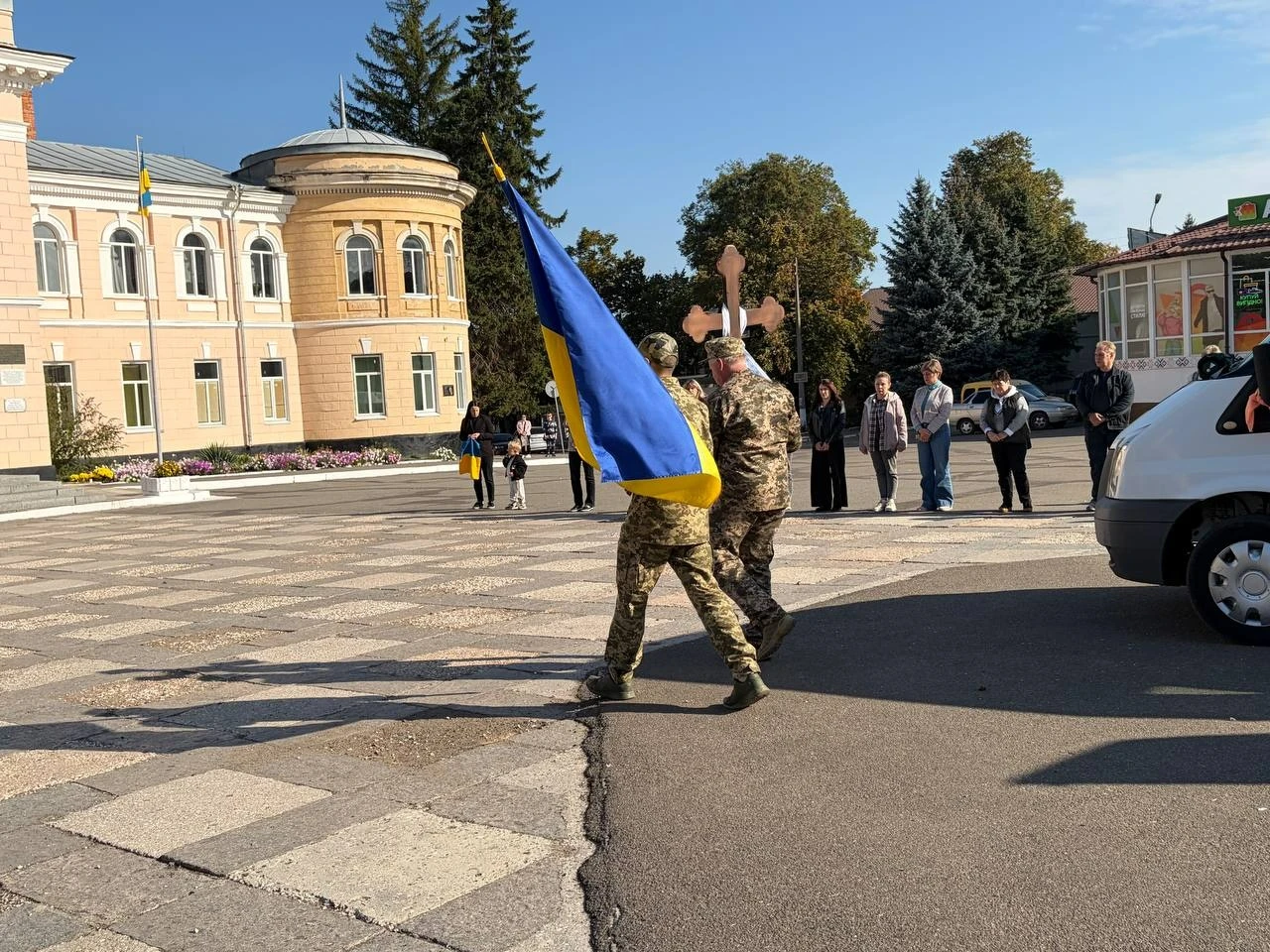 Первомайськ попрощався із захисником України Олегом Мирошниченком