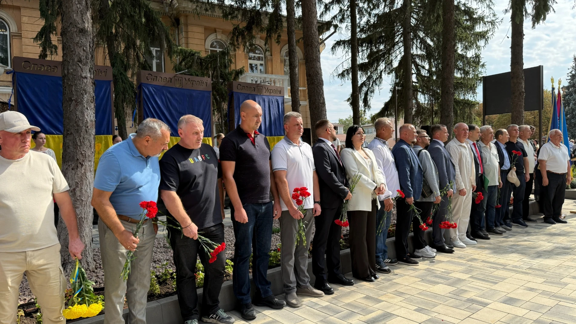 У Первомайську в День міста відбулося урочисте відкриття Алеї Слави