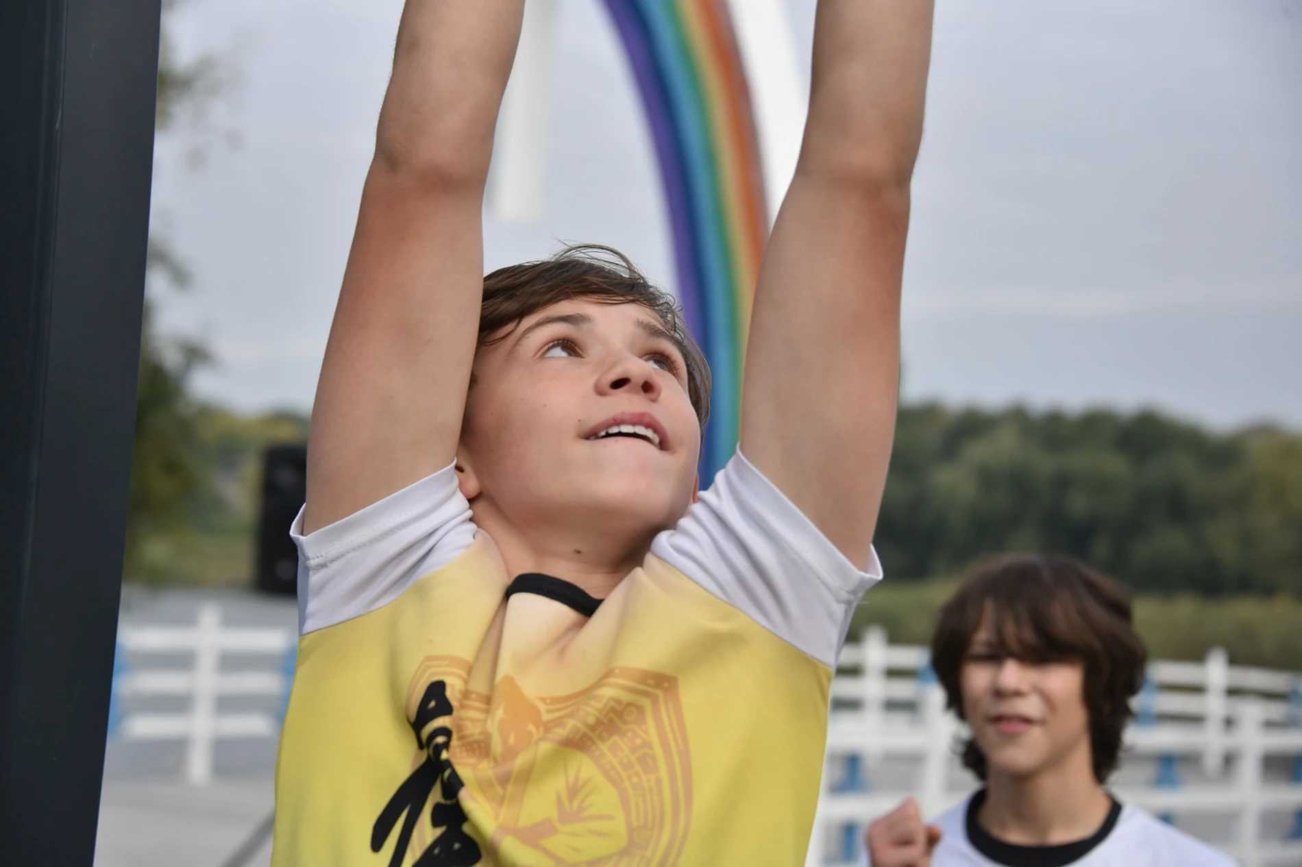 Однією спортивною локацією більше. У Первомайську відкрили тренажерний майданчик на березі Бугу
