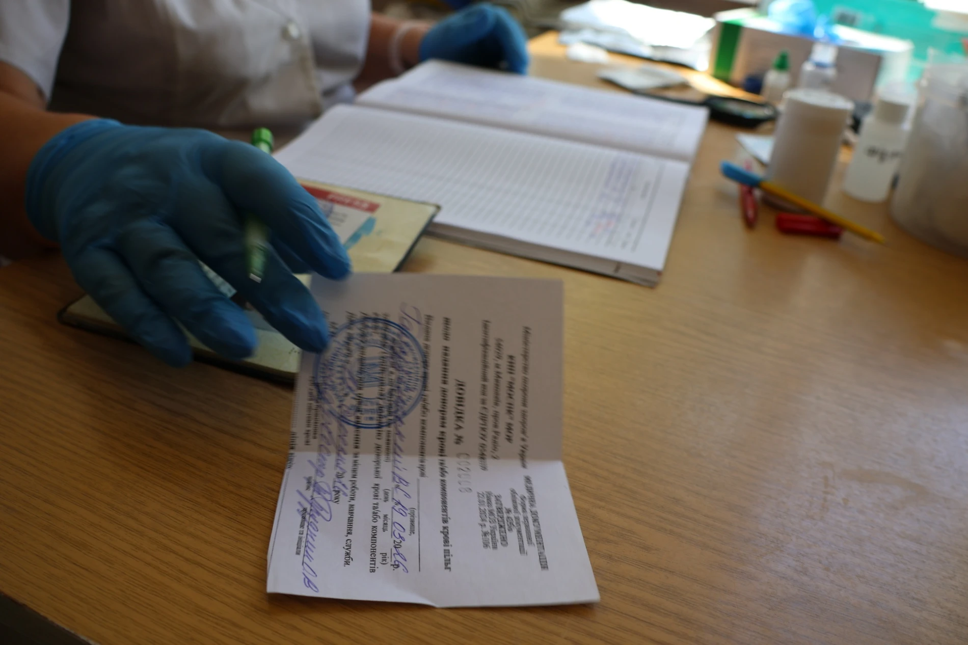 Як це було: серпневий виїзд мобільної бригади для забору крові до Первомайська. Фоторепортаж