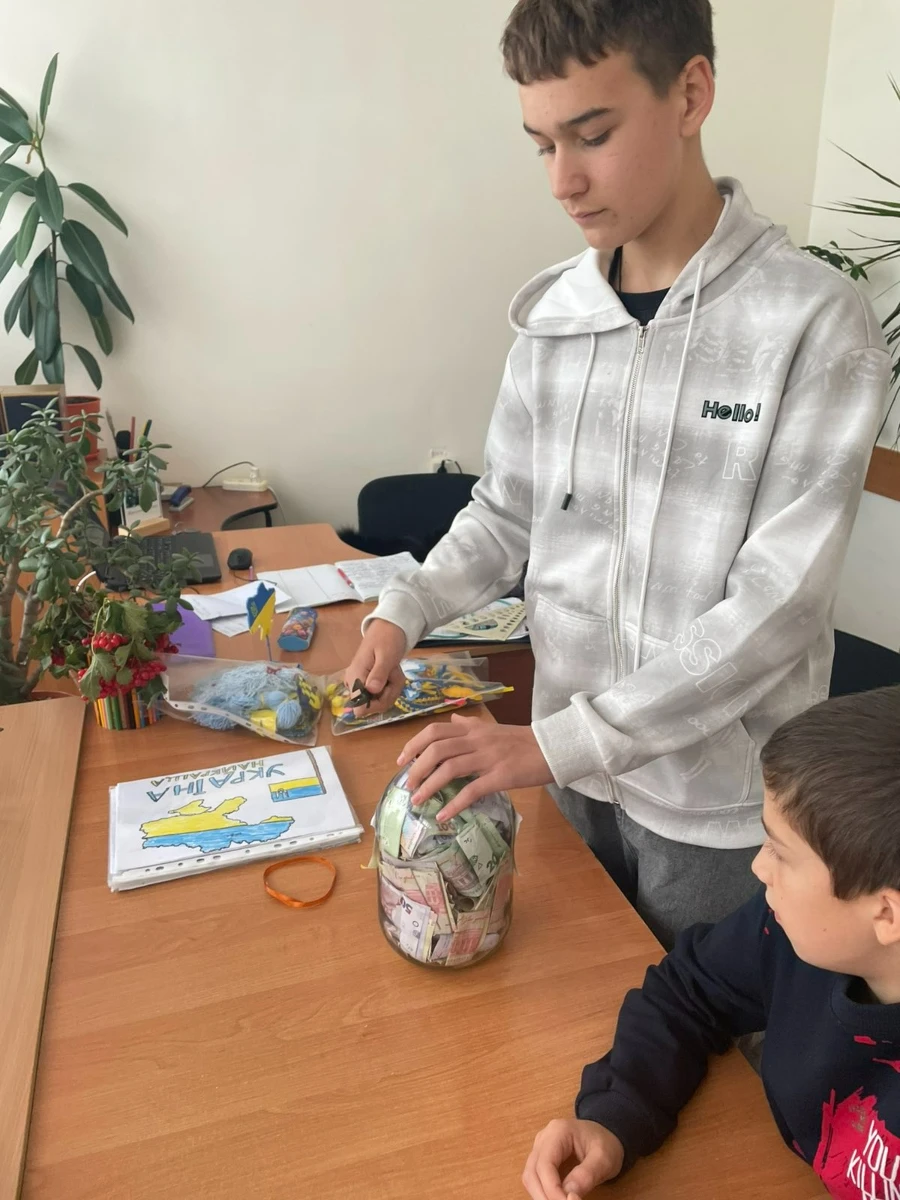 «Донат на ЗСУ»: в Первомайській гімназії №4 імені Якова Лобова зібрали 20 тисяч на «Чуйку»