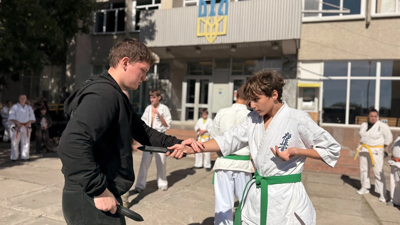 У Первомайську каратисти ІКО провели відкрите тренування та вчилися ножового бою від бійців 3 АК