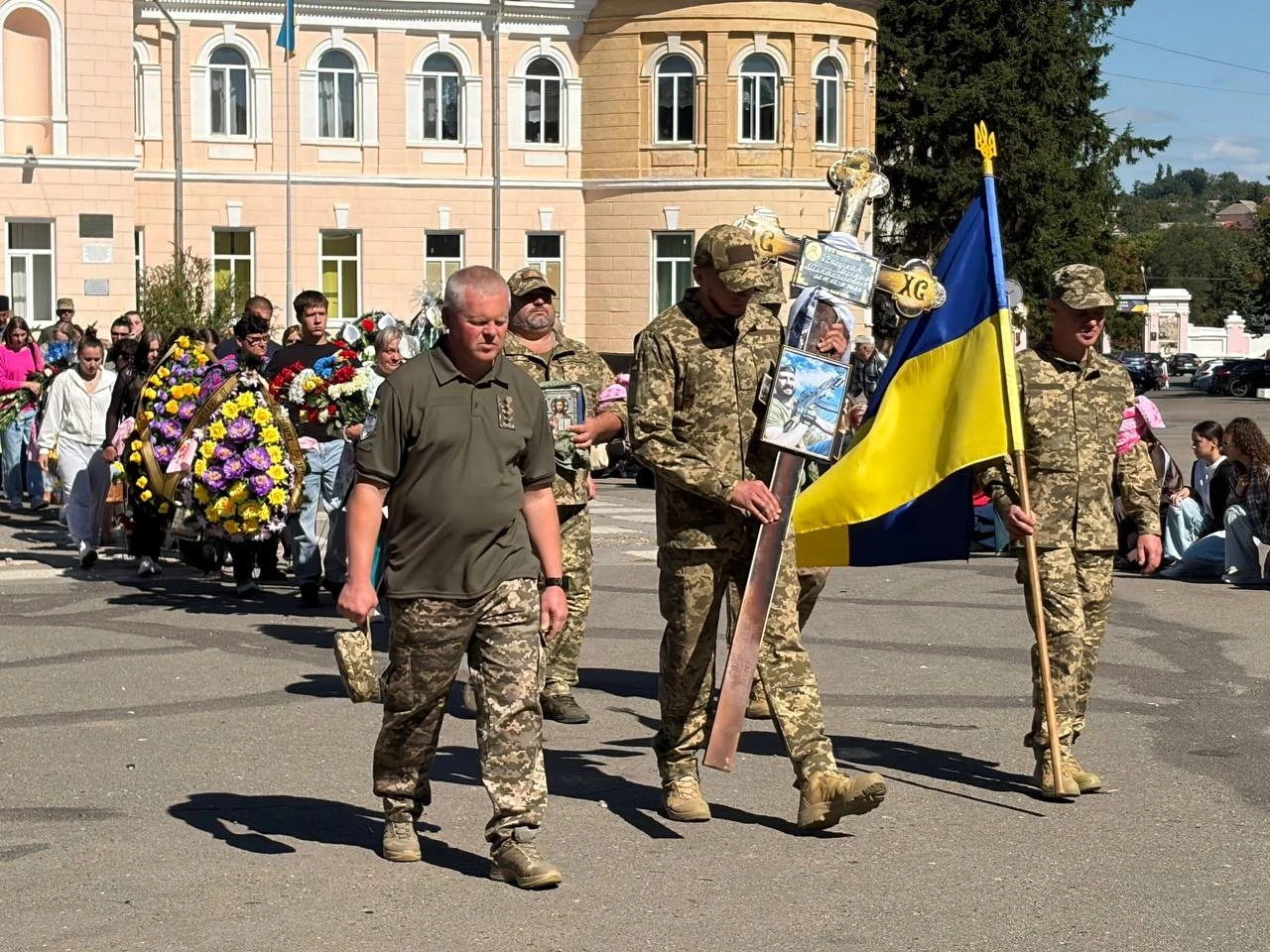 Місто попрощалося із захисником Миколою Гоцуляком