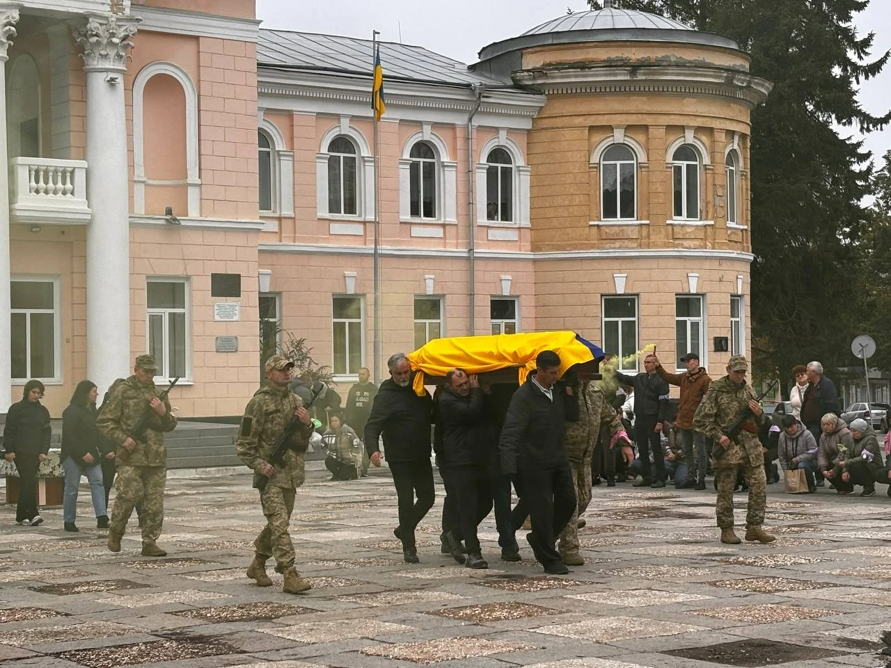 Майже два роки невідомості: Первомайськ поховав старшого солдата Євгенія Князєва