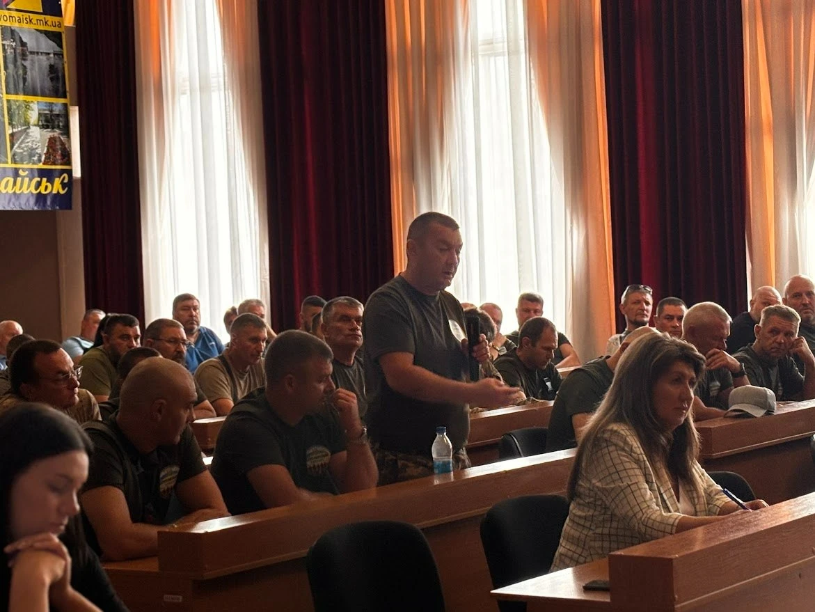 «Ми не маємо бігати по кабінетах»: ветерани Первомайська створили власну організацію