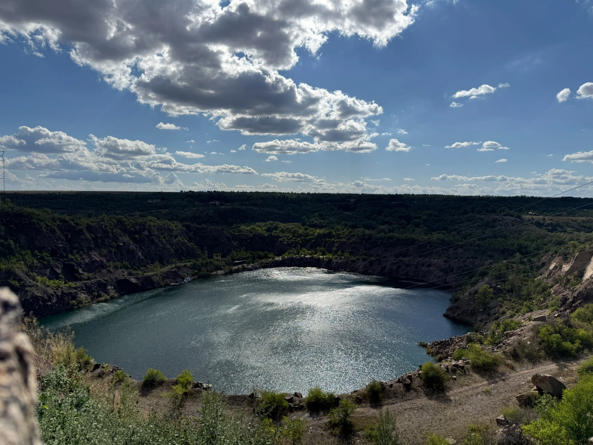 Скелі, хмари, пороги, рафтери та ящірка: фотоальбом Бузького Гарду у вересні