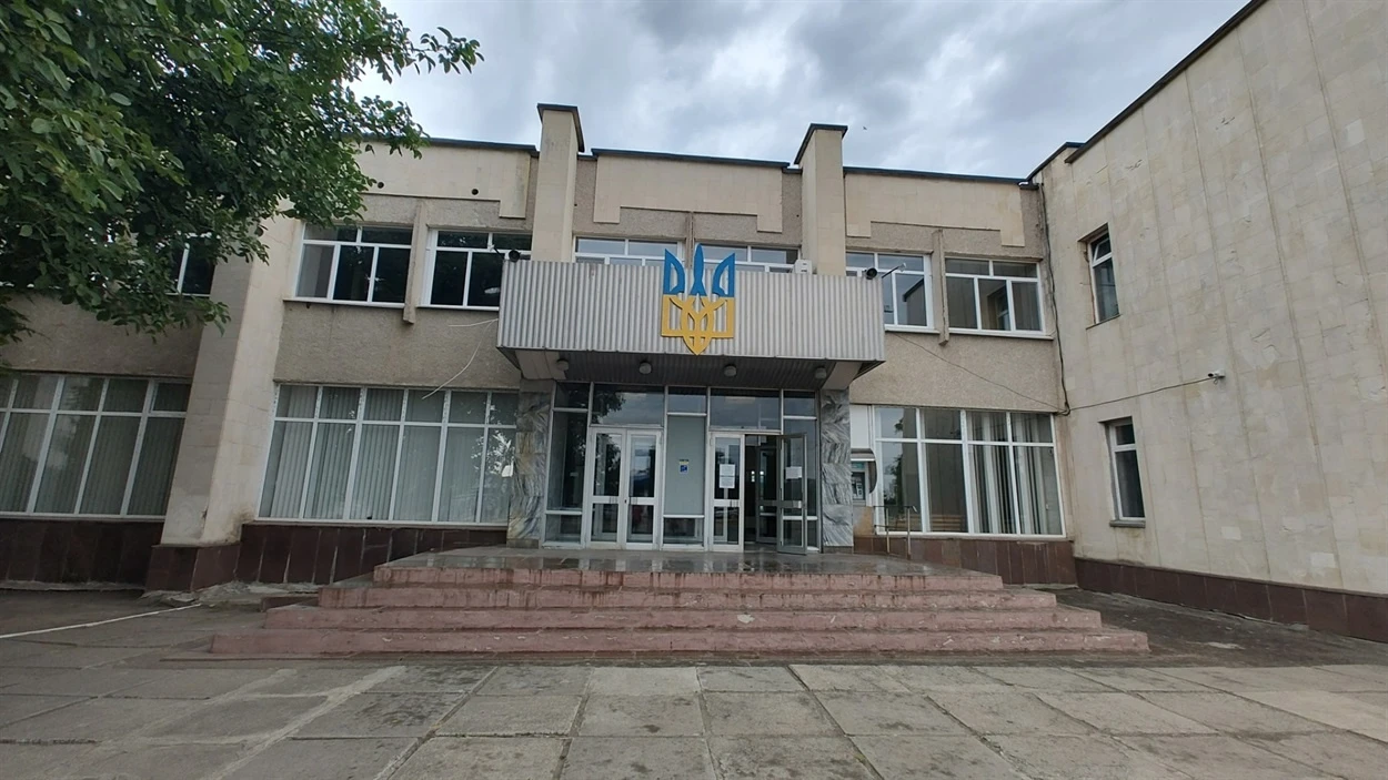 У Первомайську стане більше на один доступний об'єкт. Біля ПК «Фрегат» облаштовують пандус