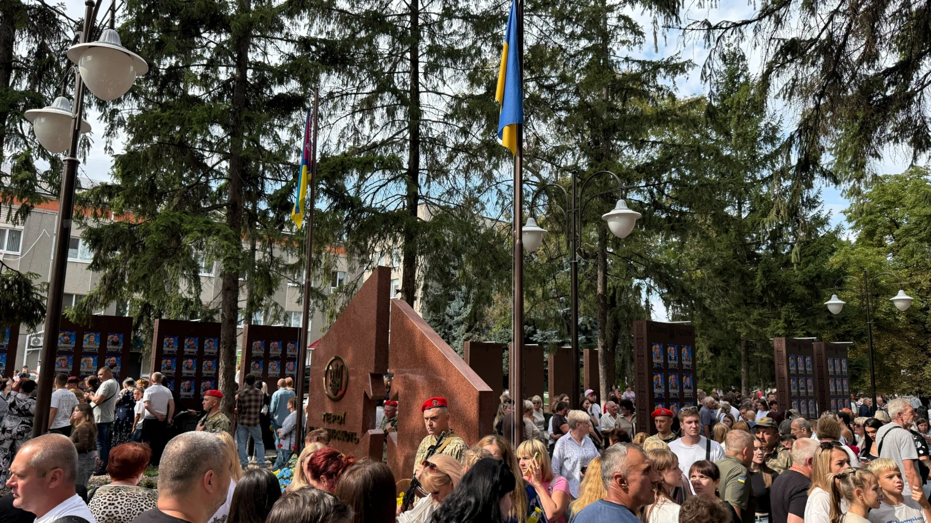 У Первомайську в День міста відбулося урочисте відкриття Алеї Слави
