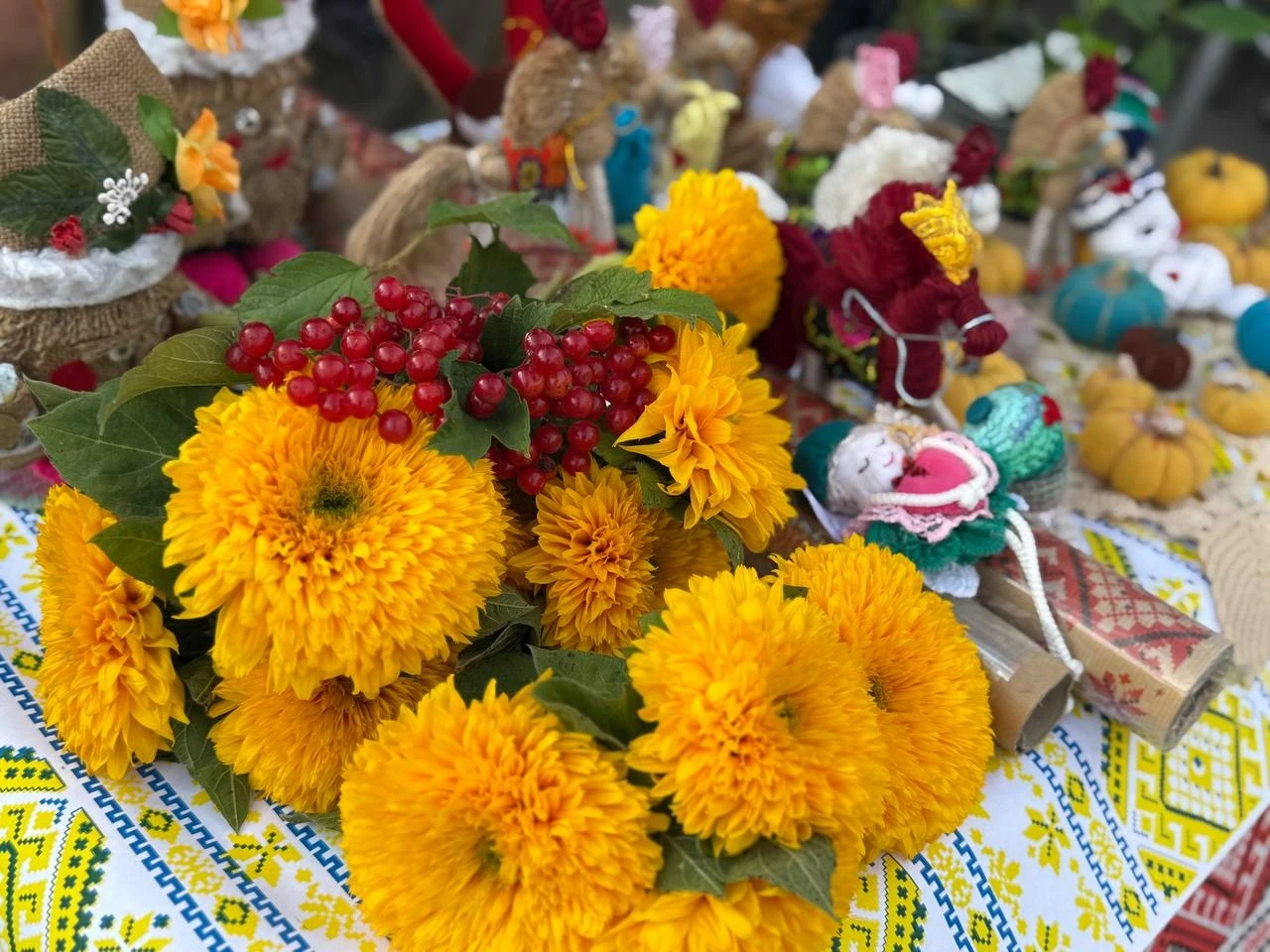 Від меду до виробів зі шкіри: чим дивував ярмарок на День Первомайська