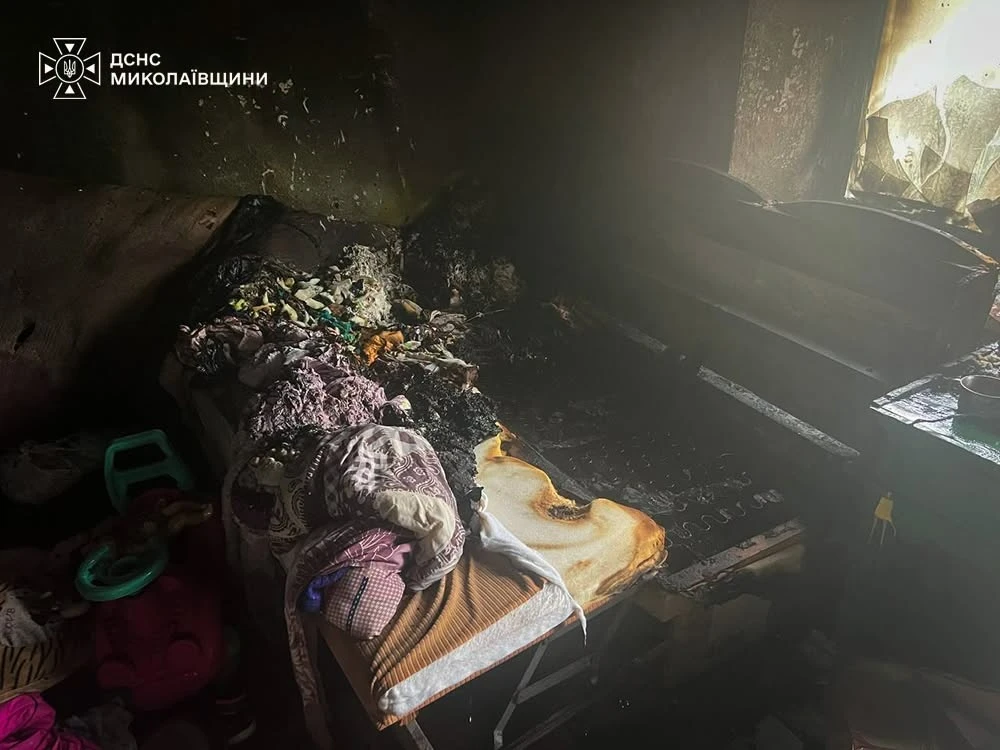 На Миколаївщині чоловік виніс із палаючого будинку двох дітей