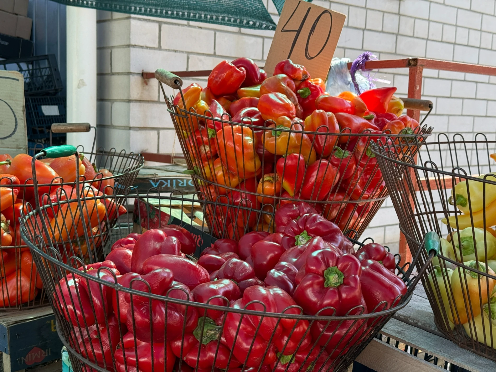 Що почому на центральному ринку Первомайська у серпні: огляд цін на продукти