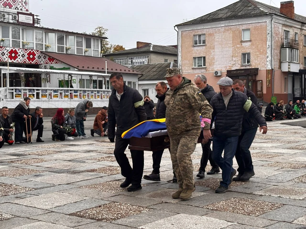 Майже два роки невідомості: Первомайськ поховав старшого солдата Євгенія Князєва