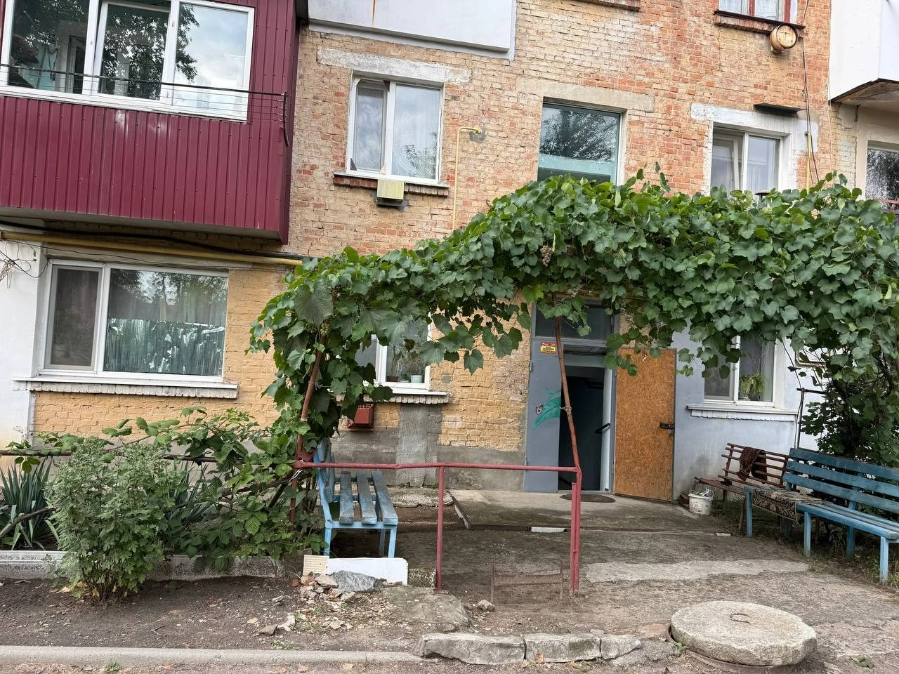 Роками просять облаштувати сміттєвий майданчик: як живе мікрорайон Цукрового заводу в Первомайську