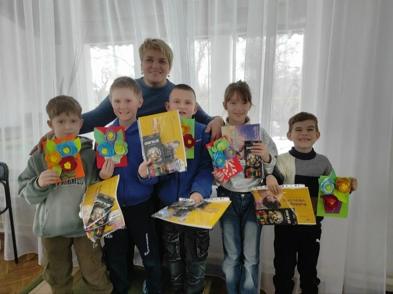 Співати, грати, танцювати, вишивати, ставити намет і не тільки: Первомайський ДЮЦНВ запрошує дітей
