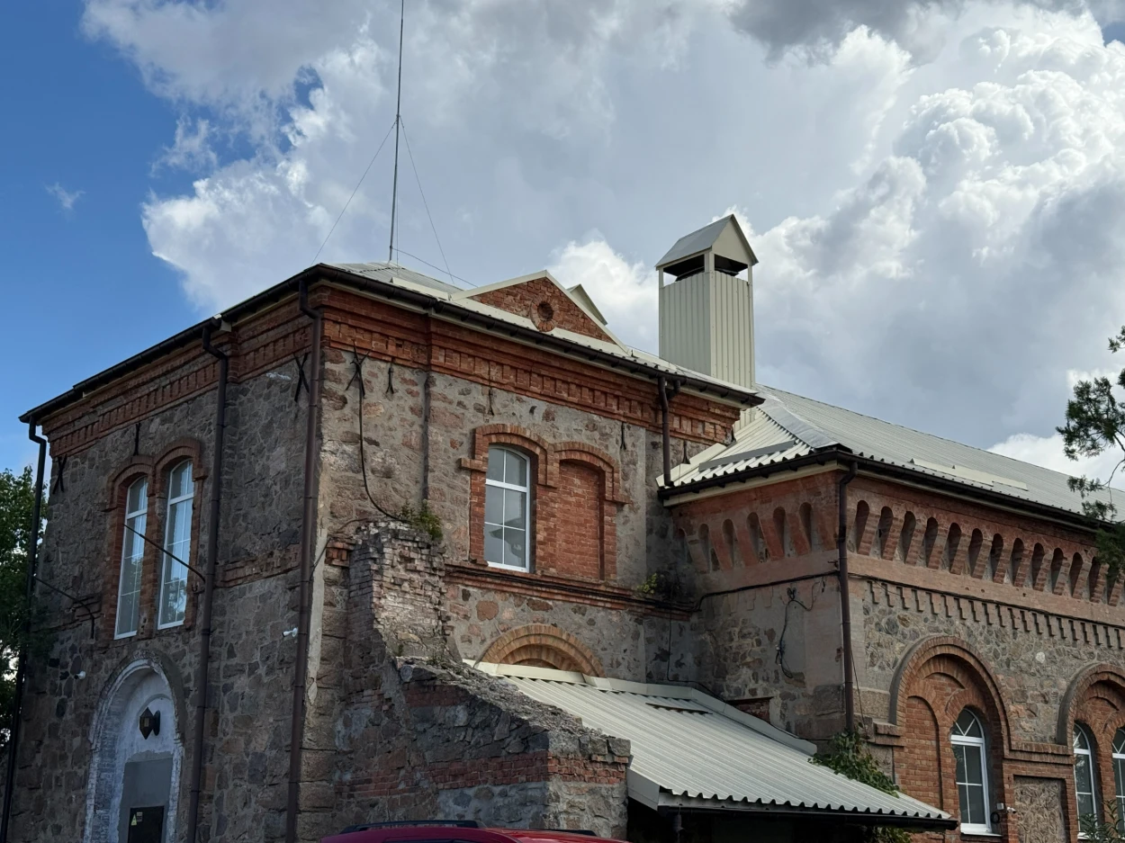Скелі, хмари, пороги, рафтери та ящірка: фотоальбом Бузького Гарду у вересні