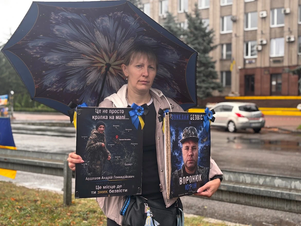 Ціна миру та спокою: у Первомайську відбулася акція «Полон вбиває. Не мовчи!»