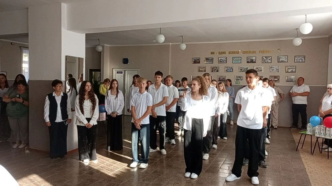 Замість букетів — допомога: як грушівські та підгороднянські школярі донатять військовим
