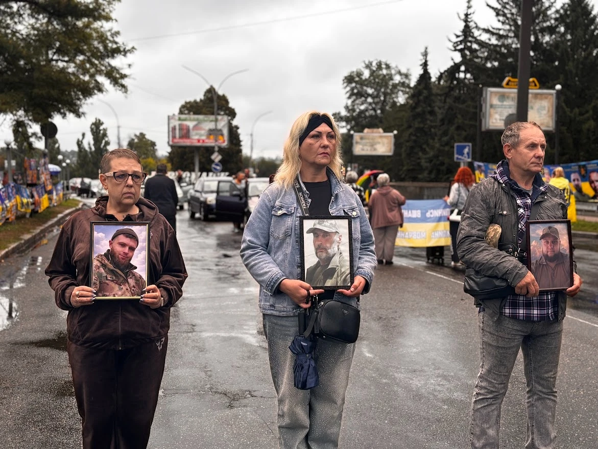 Ціна миру та спокою: у Первомайську відбулася акція «Полон вбиває. Не мовчи!»