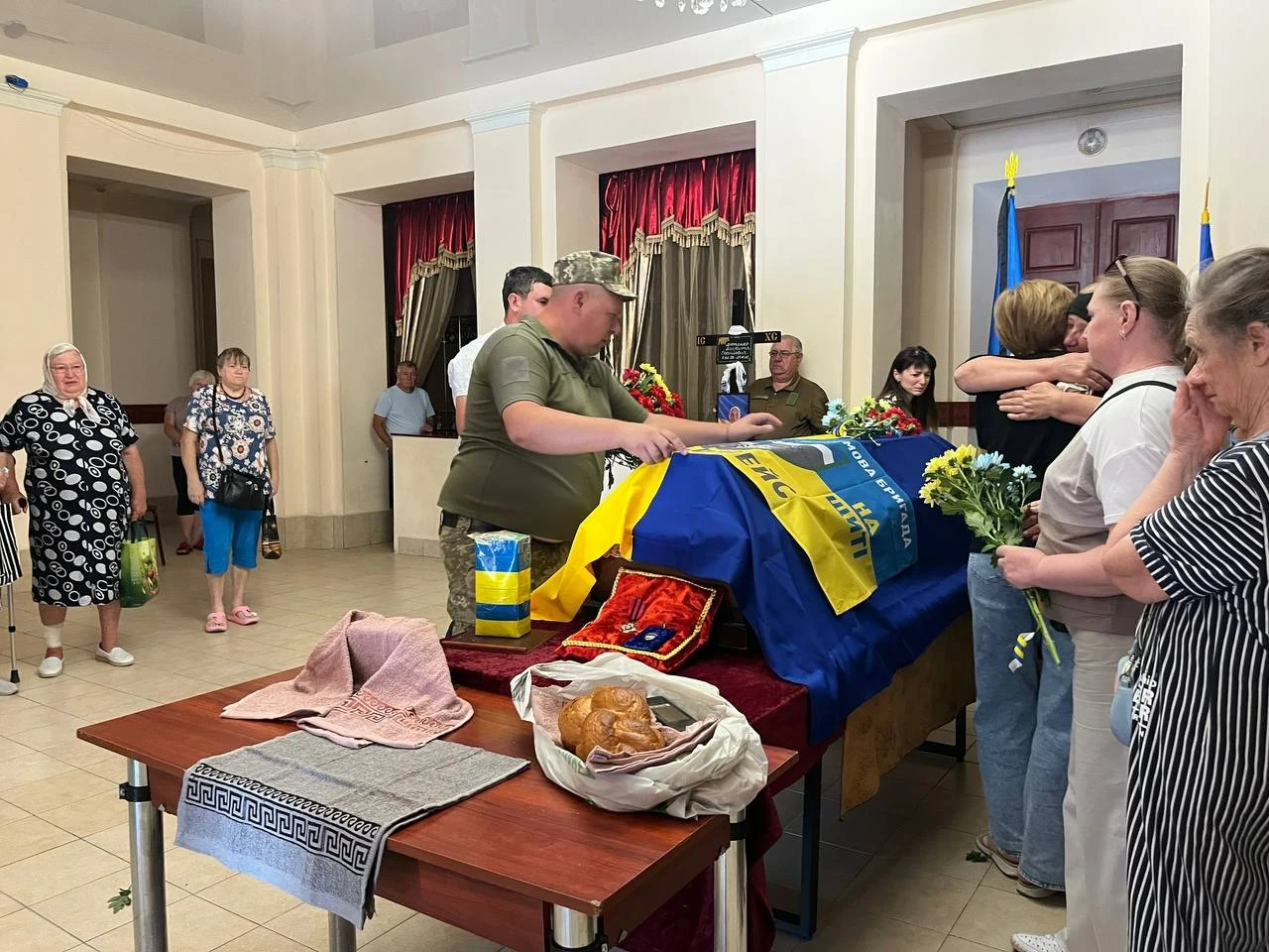 Первомайськ провів в останню путь захисника Микиту Лютенка