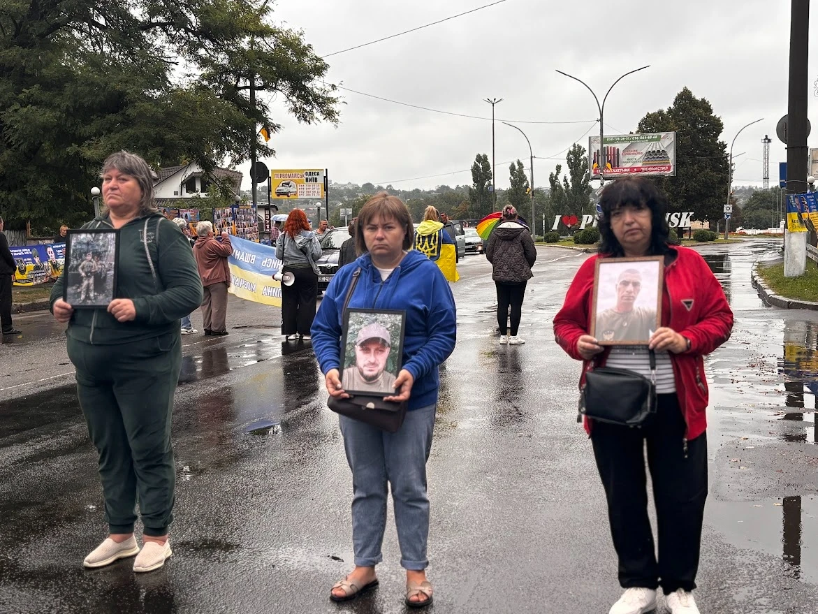 Ціна миру та спокою: у Первомайську відбулася акція «Полон вбиває. Не мовчи!»