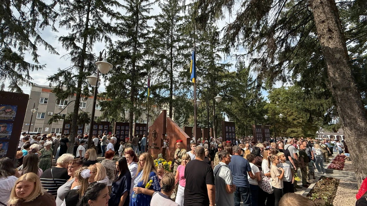 У Первомайську в День міста відбулося урочисте відкриття Алеї Слави