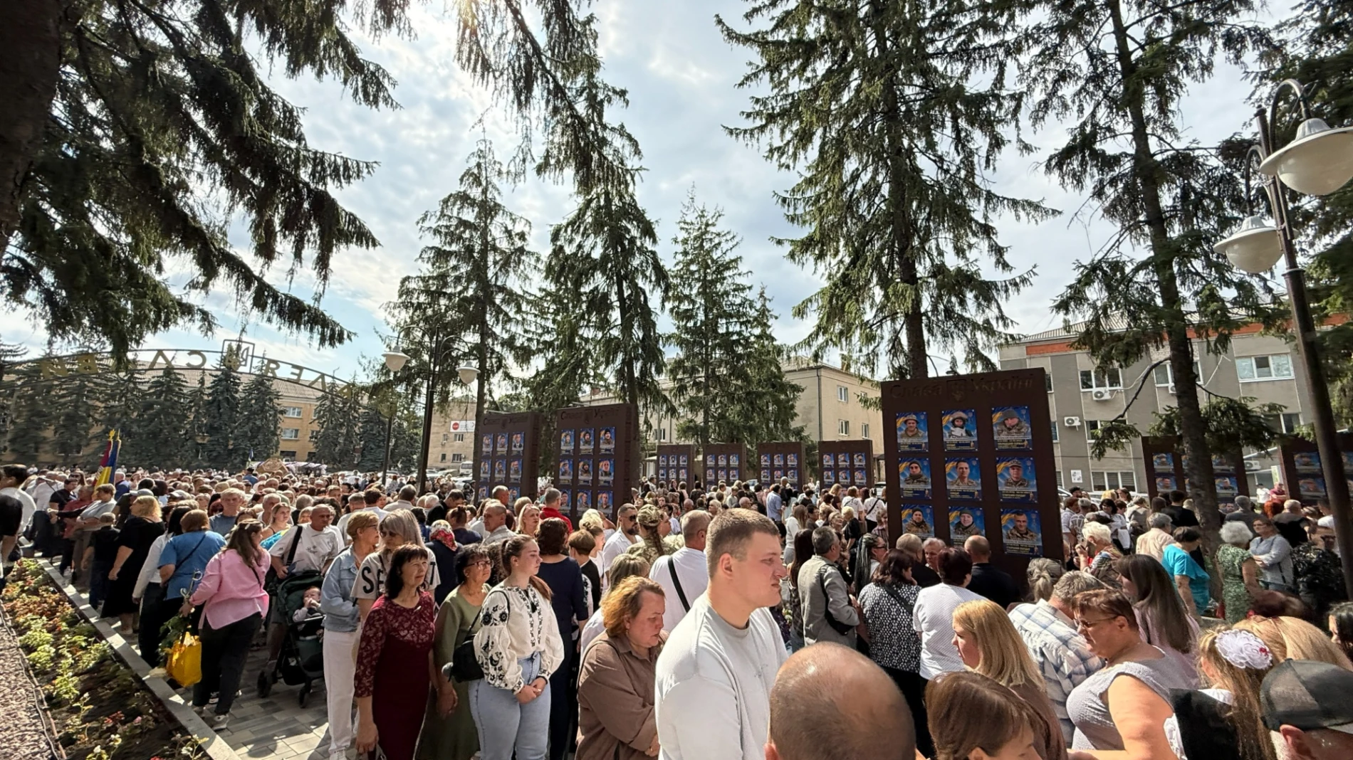 У Первомайську в День міста відбулося урочисте відкриття Алеї Слави