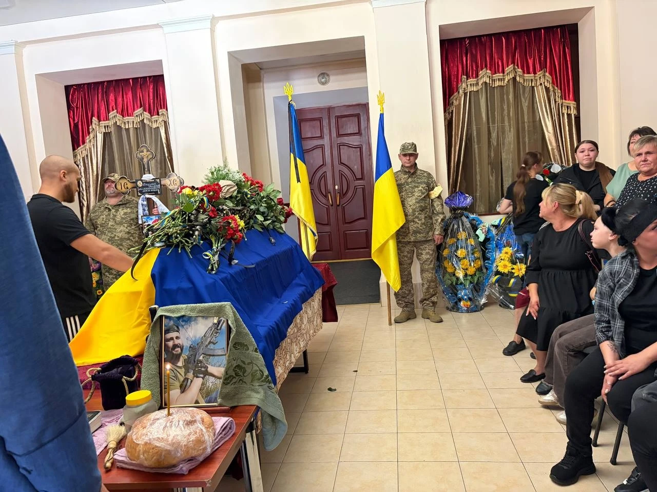 Місто попрощалося із захисником Миколою Гоцуляком