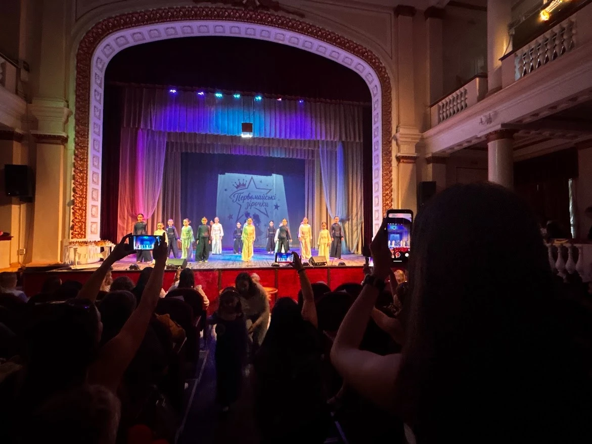 Хто здобув корону: у Первомайську відбувся конкурс «Первомайські зірочки»