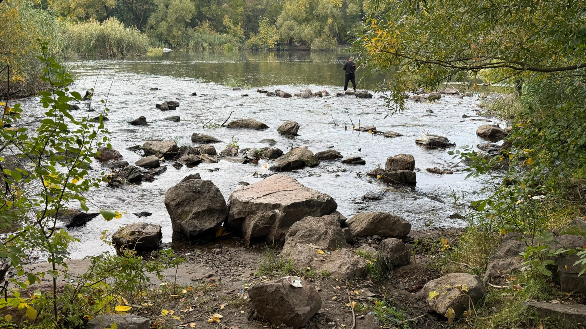 Берег Бугу у Первомайську очистили від багаторічнього звалища: зі Скали вивезли 20 кубів сміття
