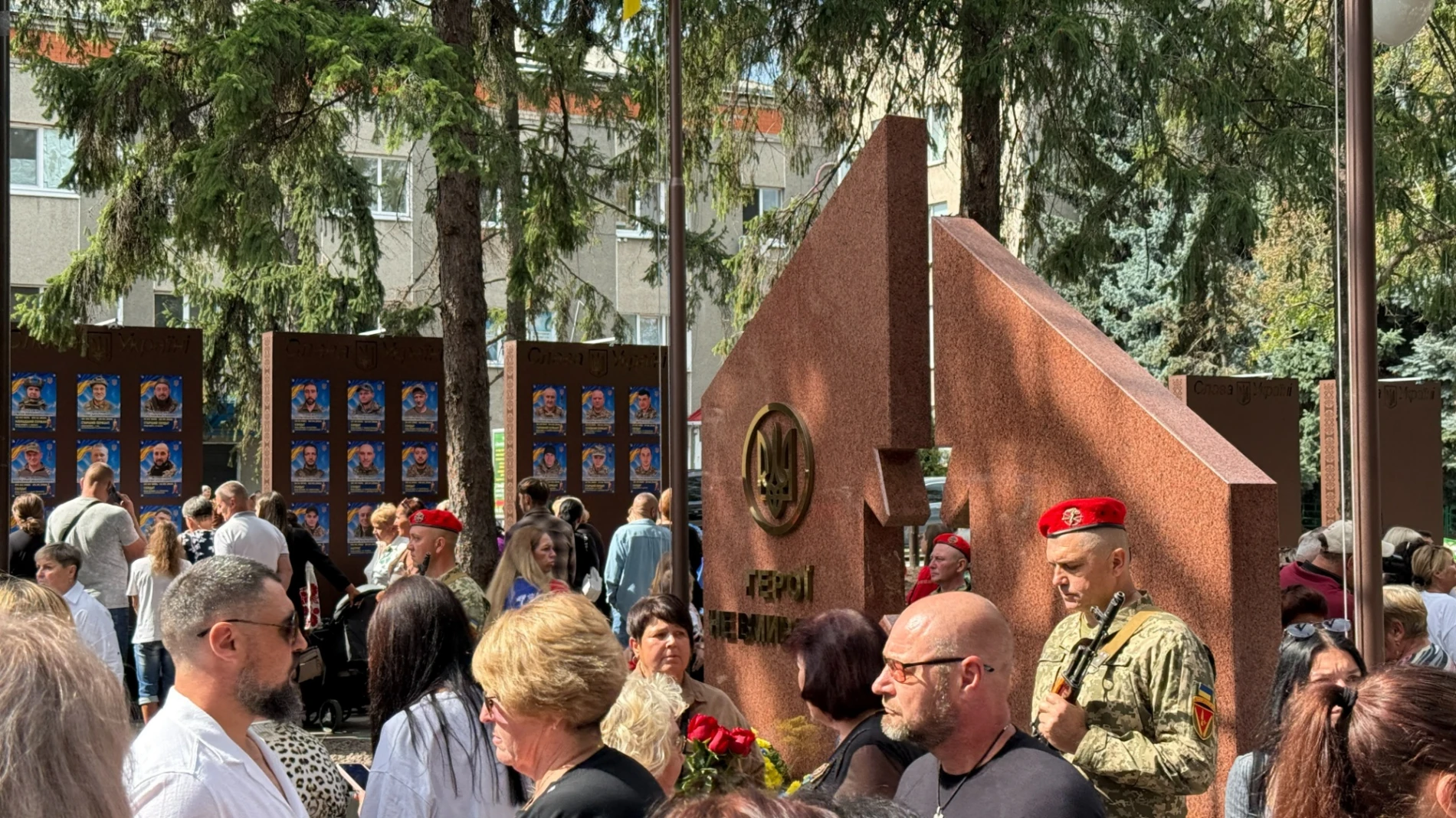 У Первомайську в День міста відбулося урочисте відкриття Алеї Слави
