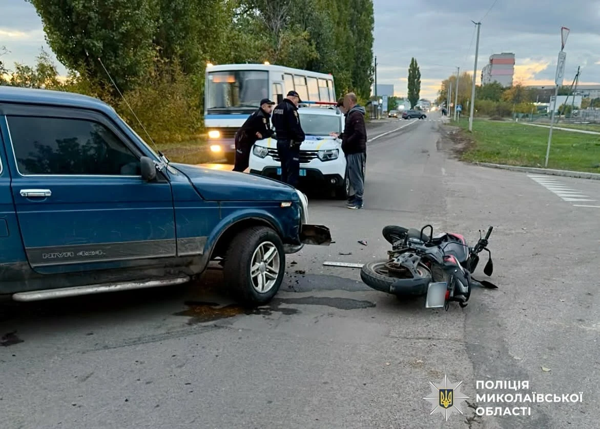 Зіткнення авто та мотоцикла у Первомайську: водій мототранспорту в лікарні