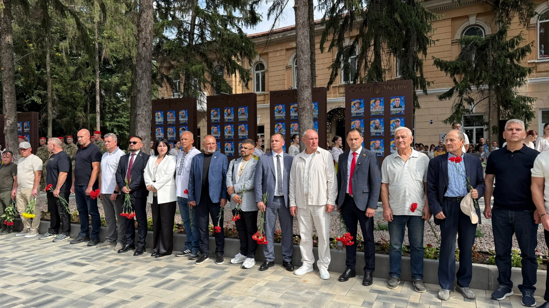 У Первомайську в День міста відбулося урочисте відкриття Алеї Слави
