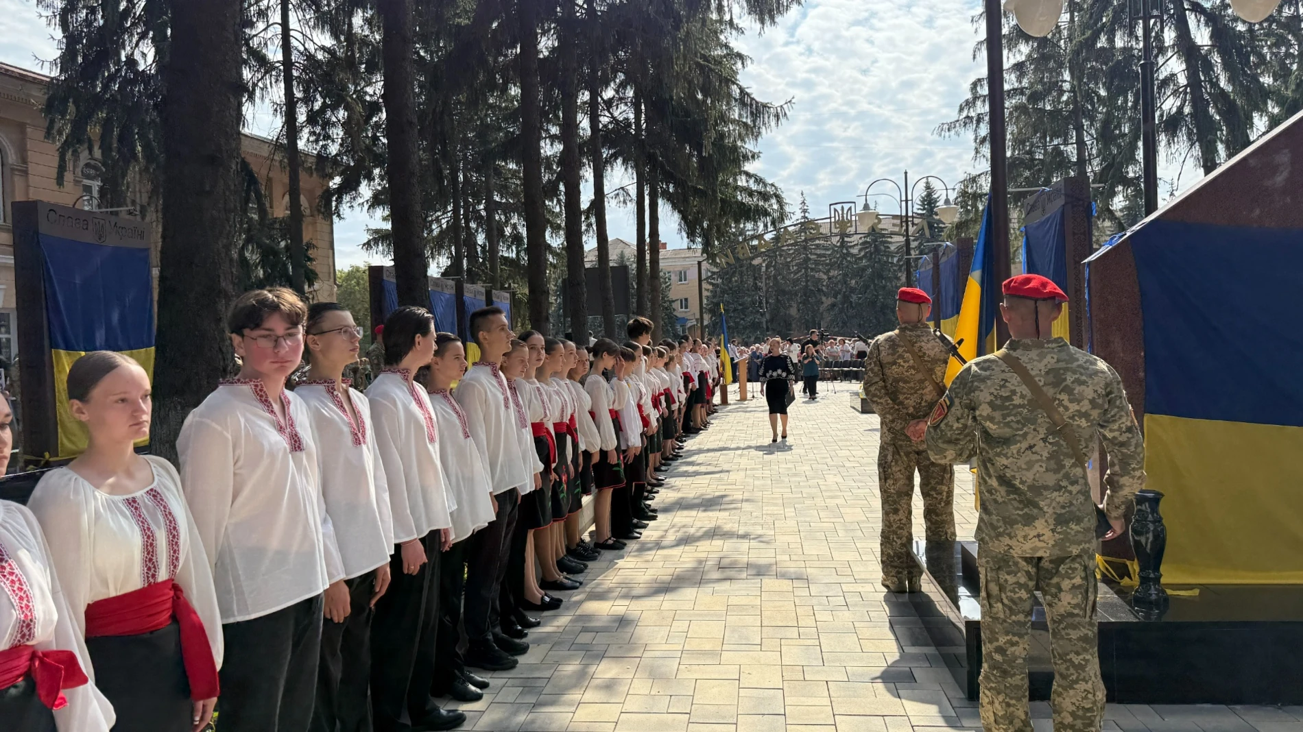 У Первомайську в День міста відбулося урочисте відкриття Алеї Слави