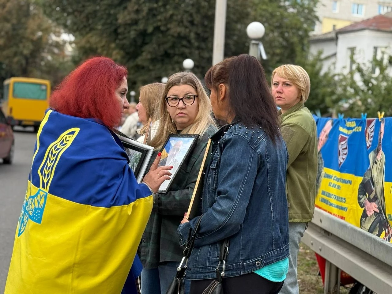 Чекати й нагадувати: у Первомайську провели акцію «Не мовчи. Полон вбиває»