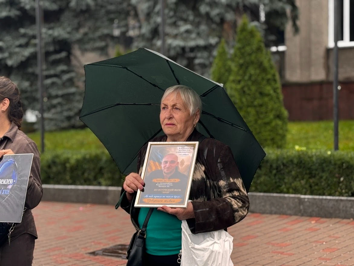 Ціна миру та спокою: у Первомайську відбулася акція «Полон вбиває. Не мовчи!»