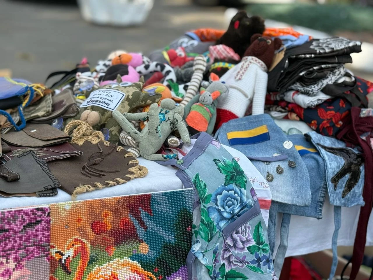 Від меду до виробів зі шкіри: чим дивував ярмарок на День Первомайська