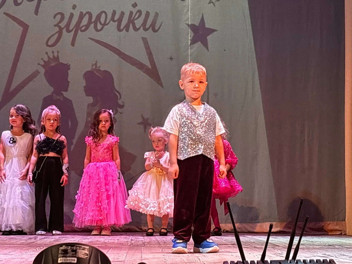 Хто здобув корону: у Первомайську відбувся конкурс «Первомайські зірочки»