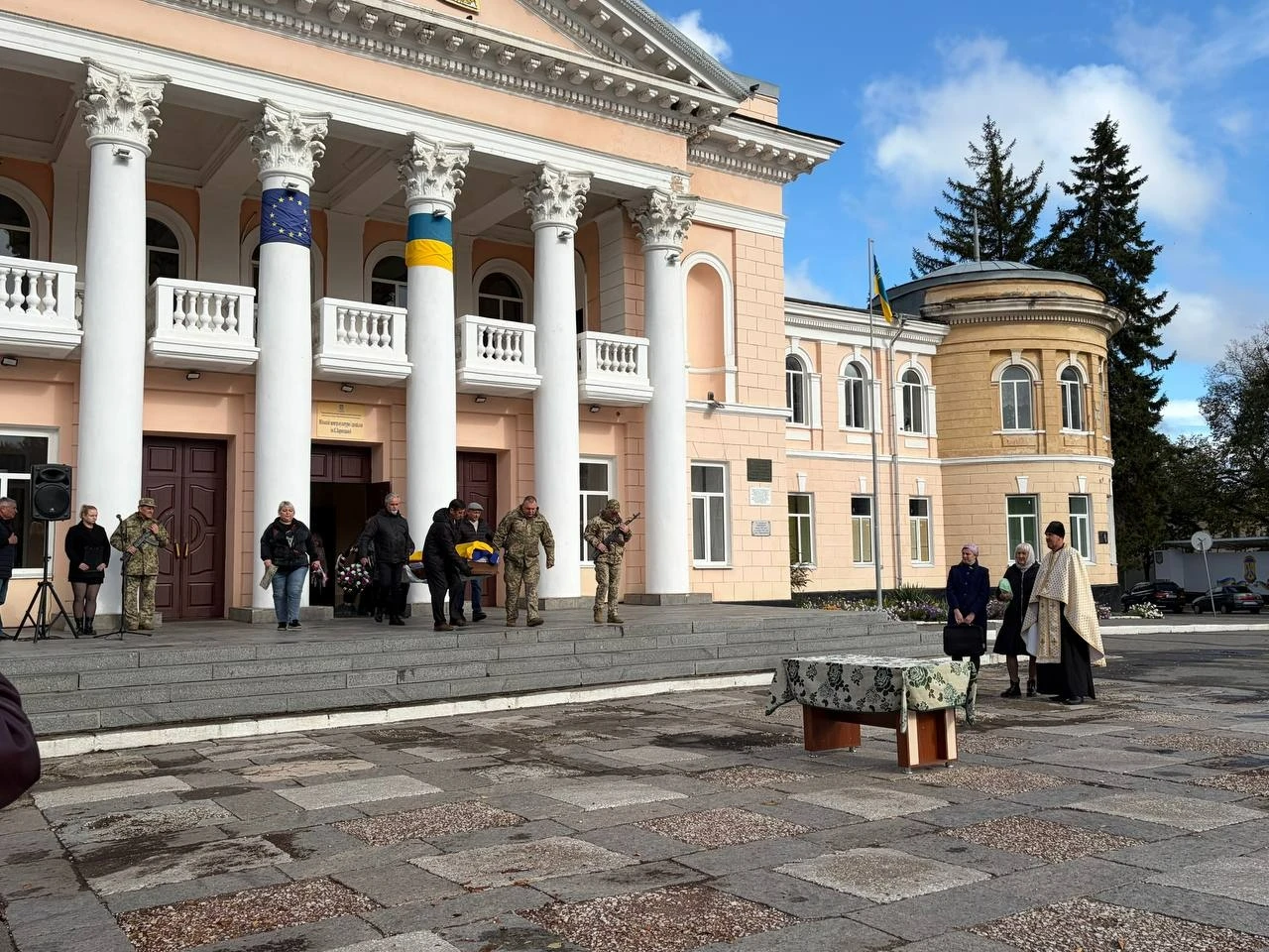 У Первомайську попрощалися із захисником України Дмитром Воротинцевим