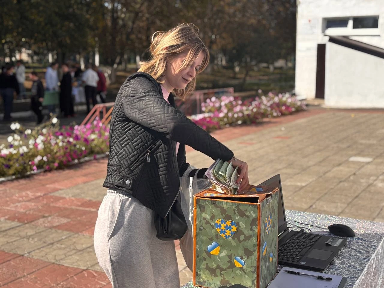 Наготували, поярмаркували, посмакували і гроші на збір передали. Дякуємо гімназії Кінецьполя!
