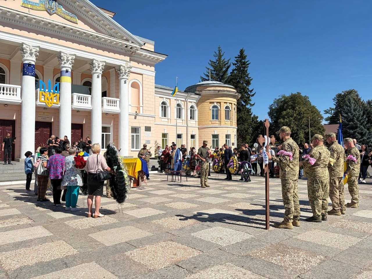 Місто попрощалося із захисником Миколою Гоцуляком
