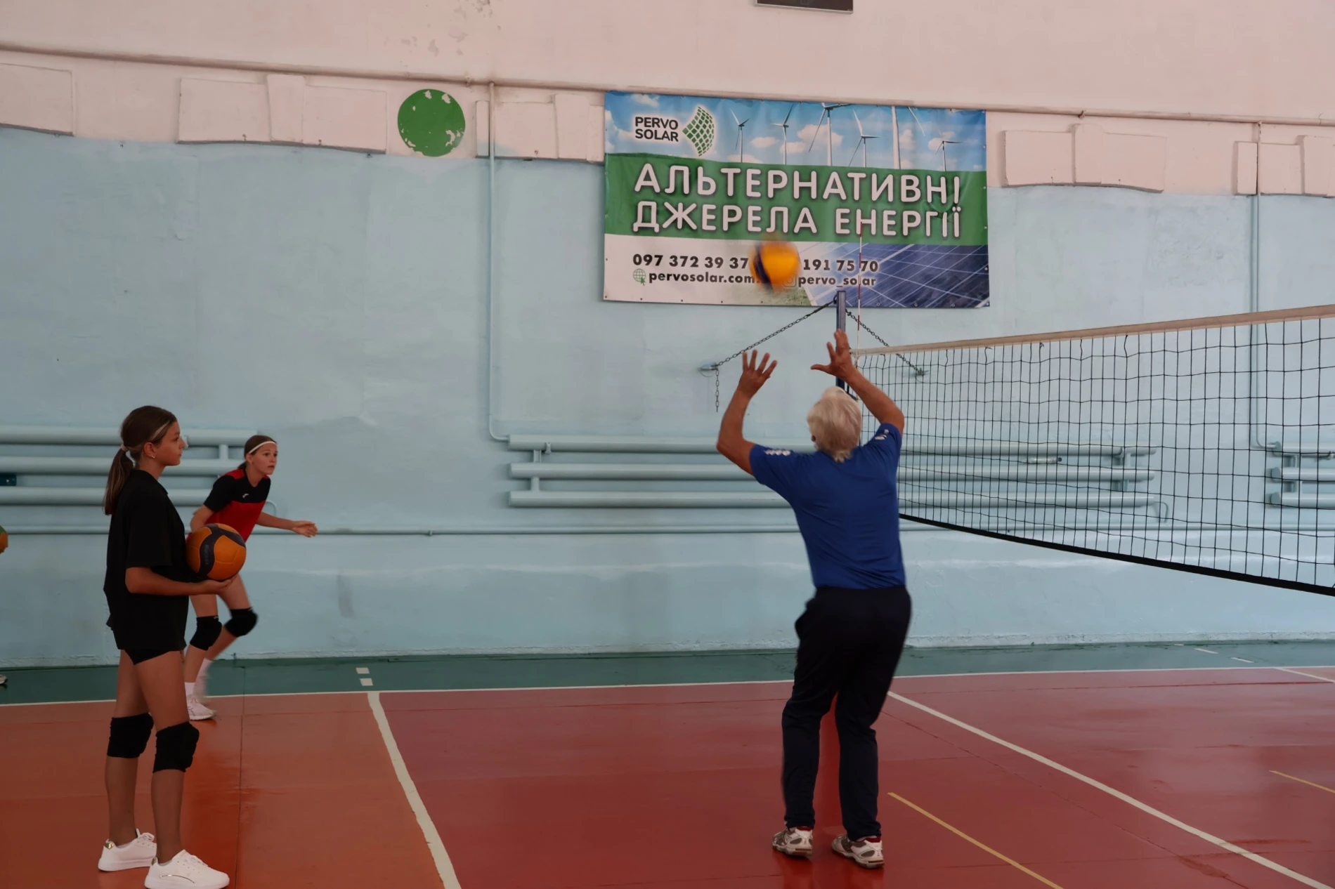 Кують чемпіонок та долають виклики: як тренується й чекає поповнення дівоча команда «Гіпаніс-ДЮСШ»