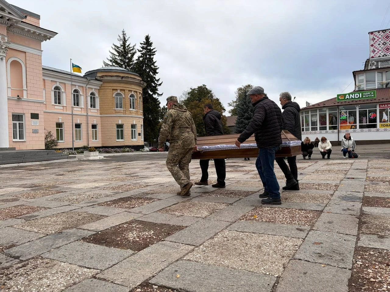 У Первомайську попрощалися із захисником України Дмитром Воротинцевим