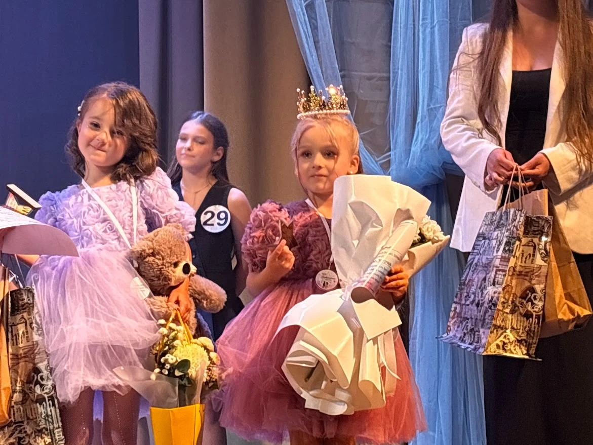 Хто здобув корону: у Первомайську відбувся конкурс «Первомайські зірочки»