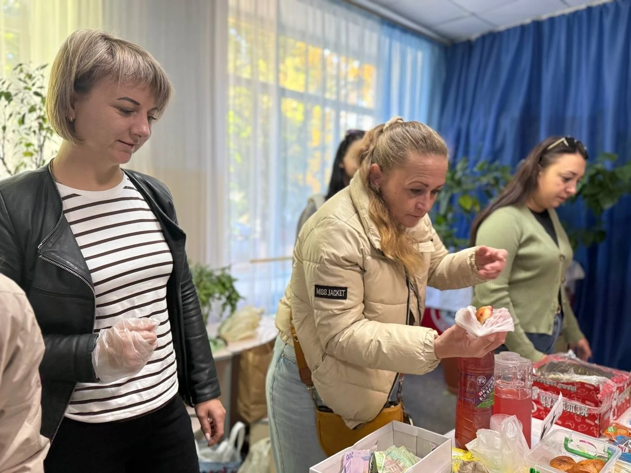 «Все для наших»: у початковій школі №11 влаштували осінній ярмарок на підтримку ЗСУ
