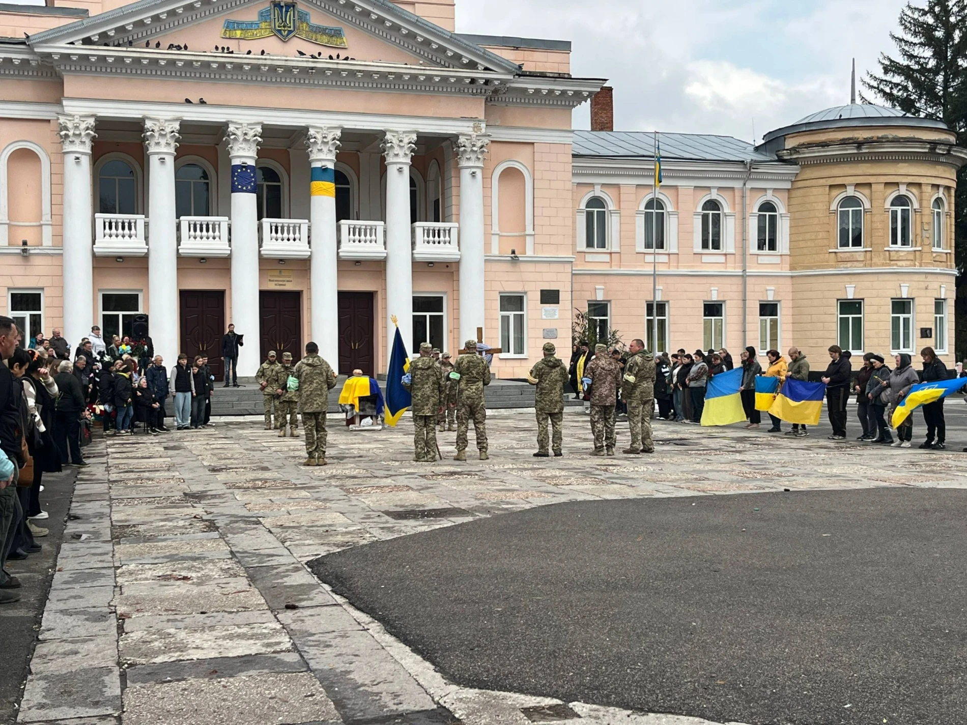 У Первомайську попрощалися зі старшим солдатом Максимом Галіакберовим